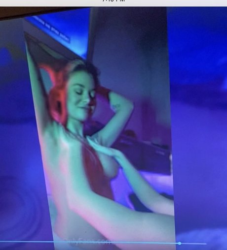 Janna Pavlova スター ヌード 画像