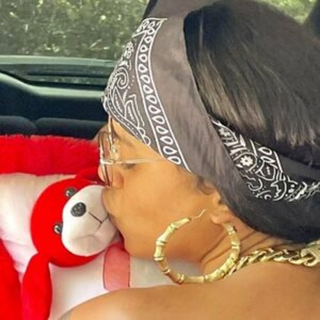 yeraldincom1oficial アダルト女優 画像