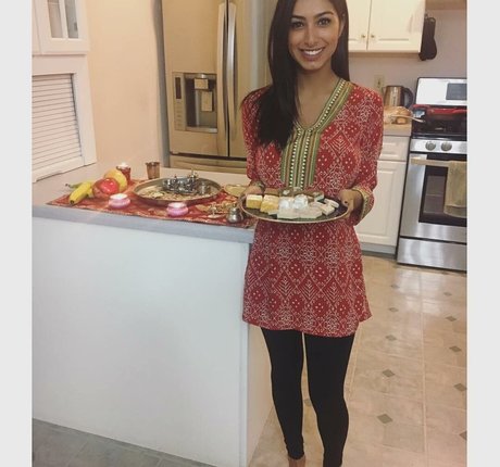 Sasha Kalra ポルノスター 高品質 ギャラリー