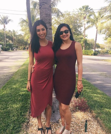 Sasha Kalra アートモデル ギャラリー