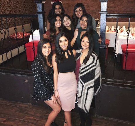 Sasha Kalra 無料スター 写真