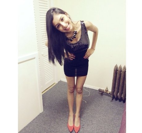 Sasha Kalra セクシーなスター 写真