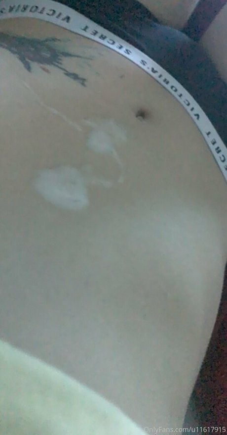 毛深いラテン系オンリーファンズ アダルト 画像