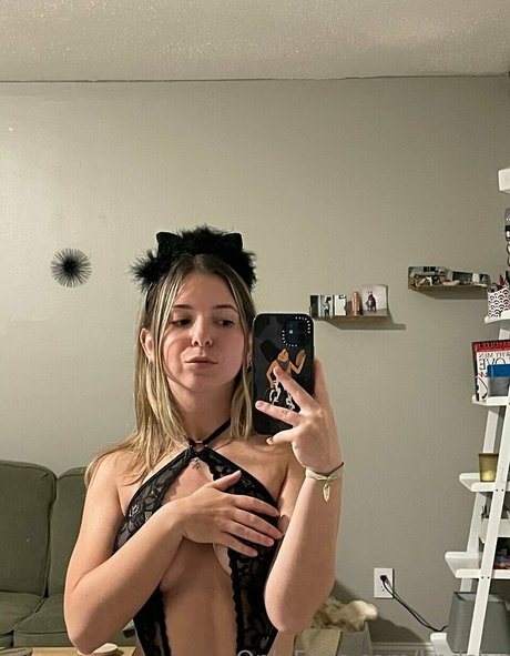 巨大なチンポを持つシーメールオンリーファンズ 無料 写真