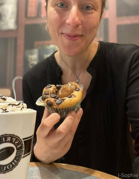 曲線美のラテン系オンリーファンズ ホット 写真