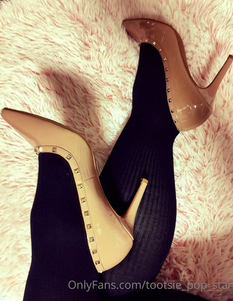 tootsie pop starr 裸の女優 写真