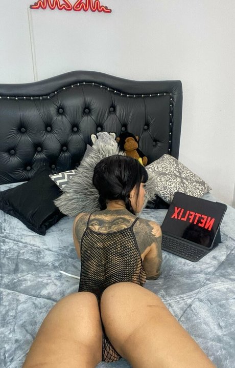 アジア人 ノーPPV オンリーファンズ セクシーヌード 写真