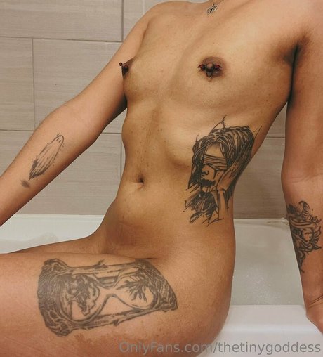 thetinygoddess 裸モデル 写真