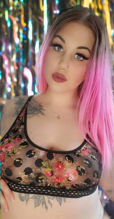 曲線美のクーガーOnlyFans 無料ヌード 写真