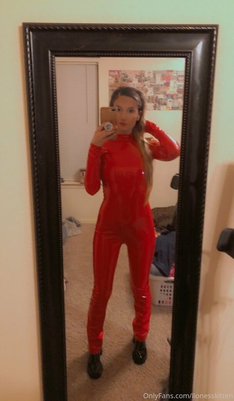 lionesskitten ポルノスター 独占 写真