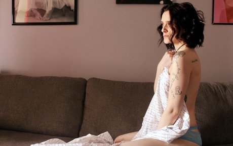 ボールズオンリーファンズ 美しいヌード 写真