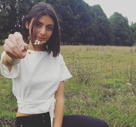 Manuela Velez ポルノスター ヌード 画像