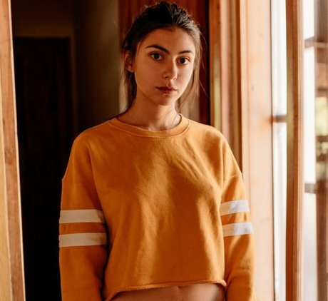 Manuela Velez ホットなポルノスター ギャラリー