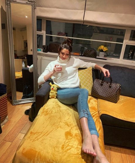 Kimberly Apasara Thomas エロティックなスター アーカイブ