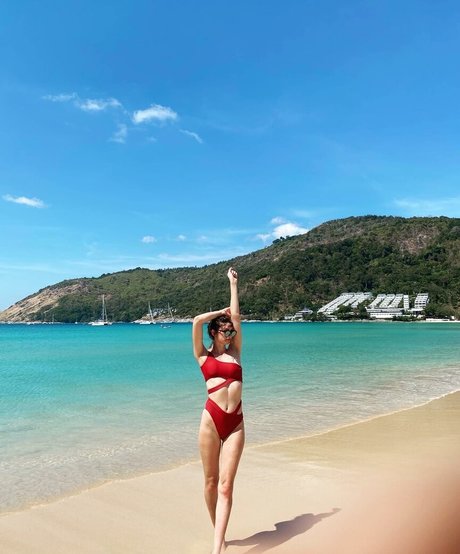 Kimberly Apasara Thomas 裸の女優 写真