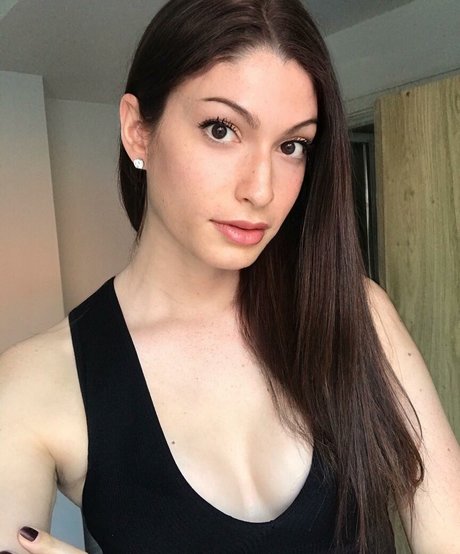 Kimberly Apasara Thomas セックスモデル 写真