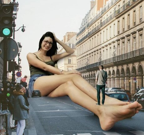 Kimberly Apasara Thomas アートスター 写真