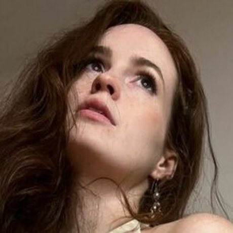 Saltysweetcaroline トップポルノスター 写真