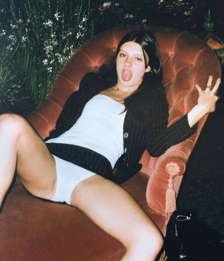 巨乳ティーンオンリーファンズ ポルノ 写真