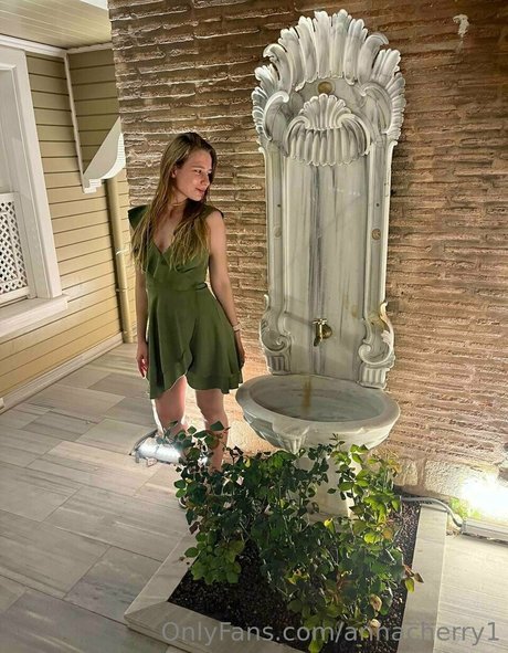 ミニドレス OnlyFans 可愛い 写真