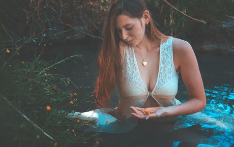 ママの足OnlyFans セクシーヌード 写真