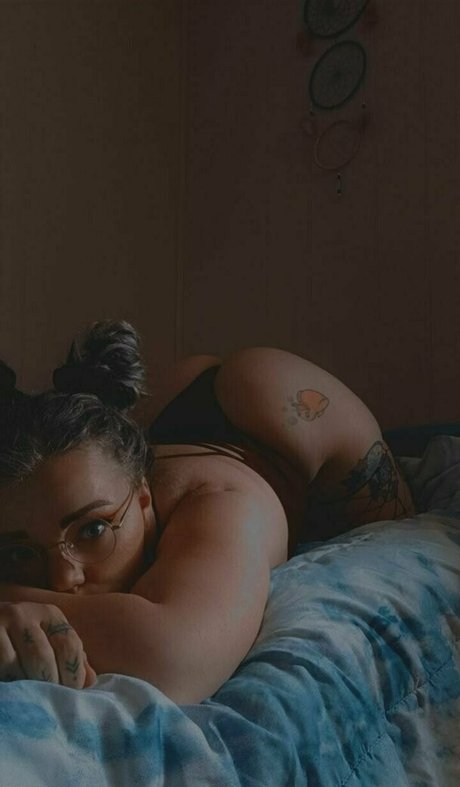 ゴス3P OnlyFans アダルト無料 写真