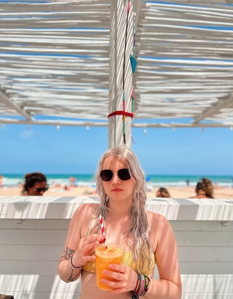 Larissa Zeeuwe 完璧なモデル 画像