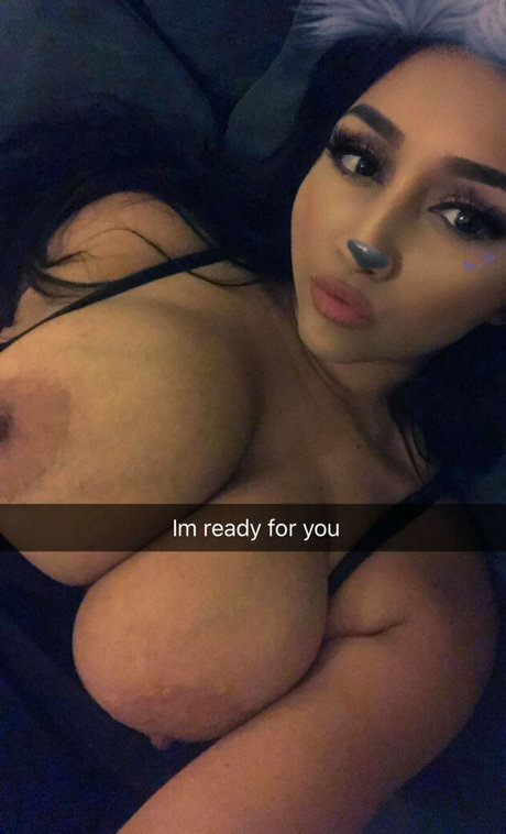 Irene Burciaga 独占スター ギャラリー