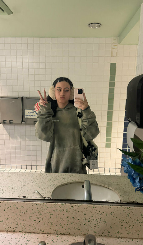 アジア人 BBC オンリーファンズ ヌード 写真