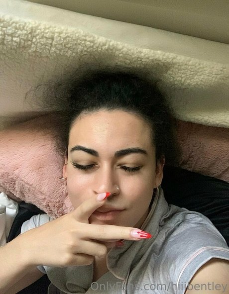 hiiibentley ヌードスター 写真