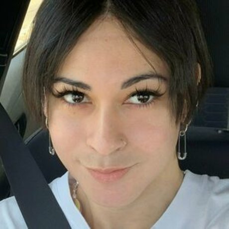 hiiibentley かわいいポルノスター 写真