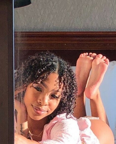 大きな黒い猫OnlyFans 可愛い 写真