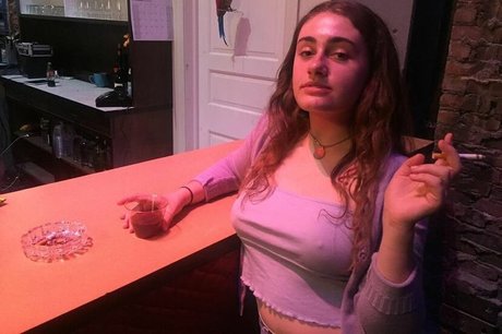 Rachel Sennott HDモデル ギャラリー