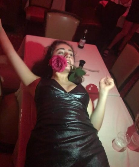 スマイルオンリーファンズ セクシー裸 写真