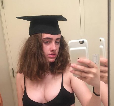 Rachel Sennott 美しいモデル 画像