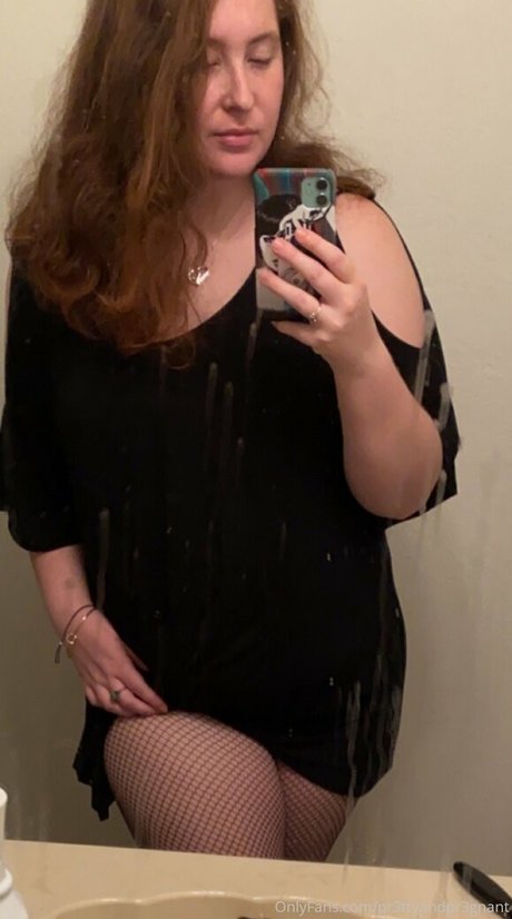 pr3ttyandpr3gnant かわいいモデル 写真