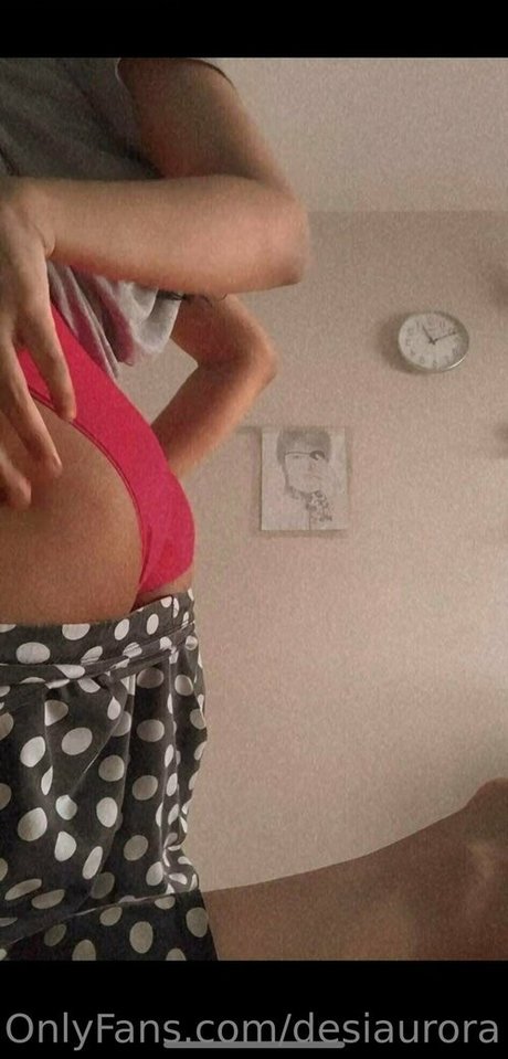 Desiaurora ヌードスター 写真