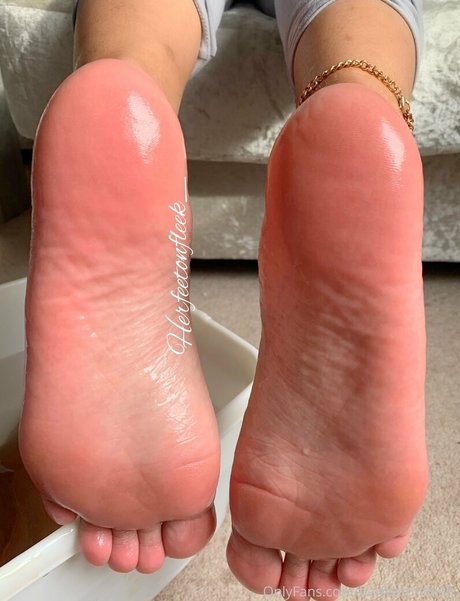 herfeetonfleek_ ヌードスター 画像