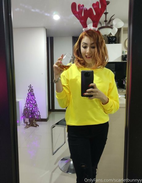 scarletbunnyy 裸のスター 写真