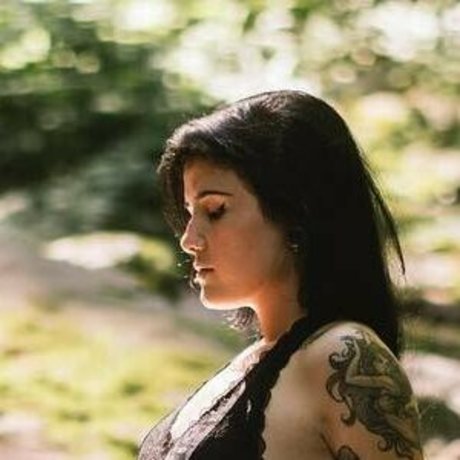 Elektra Kirby セクシーなポルノスター 画像