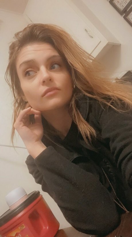 25 オンリーファン ヌード アーカイブ