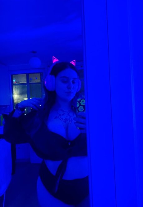 Kinki kitty 美しいモデル 写真