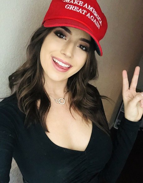 Ashley St Clair 完璧なモデル 画像