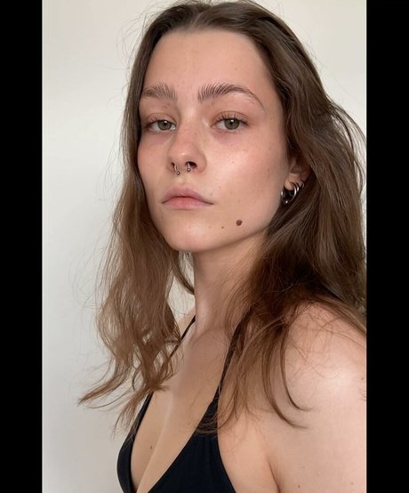 evgenianirka ポルノ女優 画像