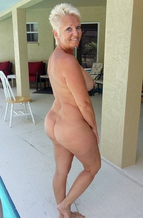 Bambi Cummins 裸のスター 写真