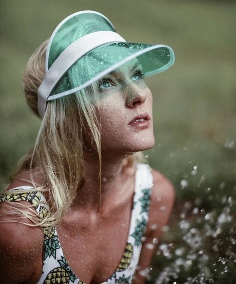 Katie Pentz ポルノスター セクシー ギャラリー