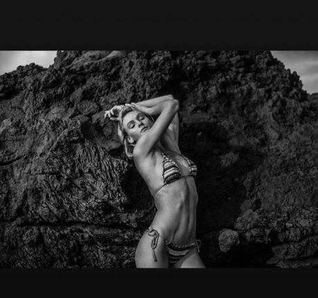 Katie Pentz スター ヌード 写真