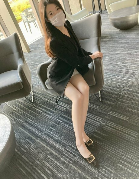 フィットネスインフルエンサーオンリーファンズ セクシー裸 写真