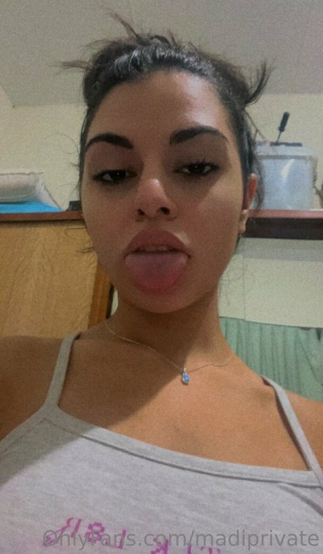 madiprivate ポルノスター セクシー 写真