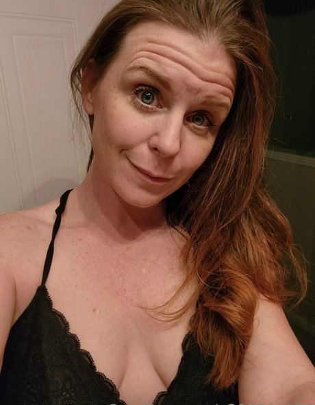 垂れ下がった熟女OnlyFans ホットヌード 写真